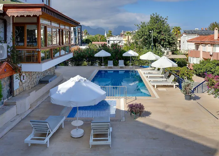Lägenhetshotell Naturella 4*