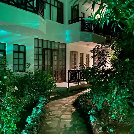 Aparthotel Naturella