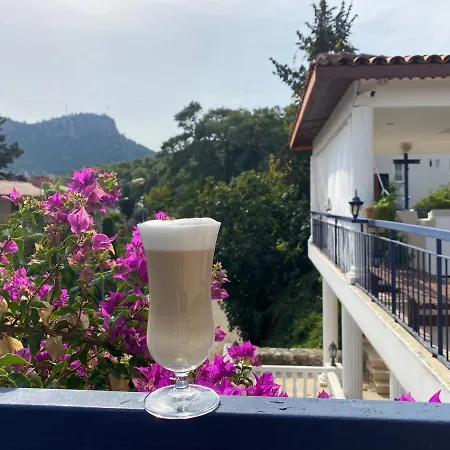 Naturella Aparthotel 2*