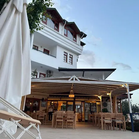 Naturella Aparthotel 2*