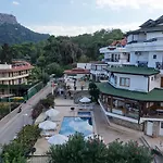 Naturella Aparthotel 4*