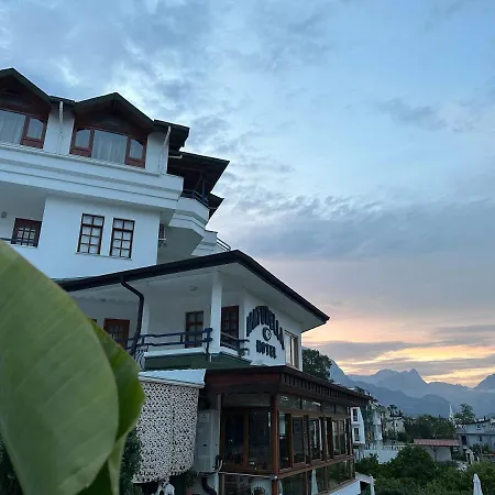 Apartahotel Naturella 4*