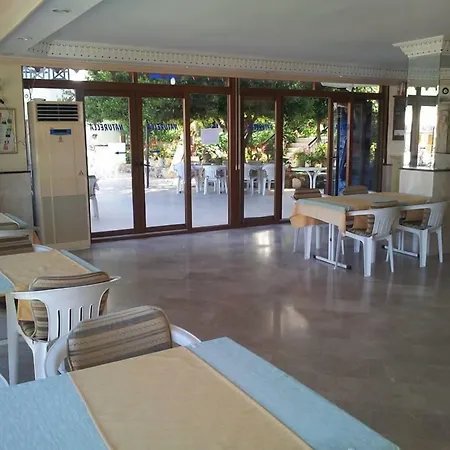 Ξενοδοχείο με διαμερίσματα Naturella