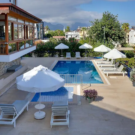 شقة فندقية Naturella 4*