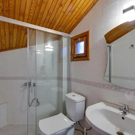 Ξενοδοχείο με διαμερίσματα Naturella 4*